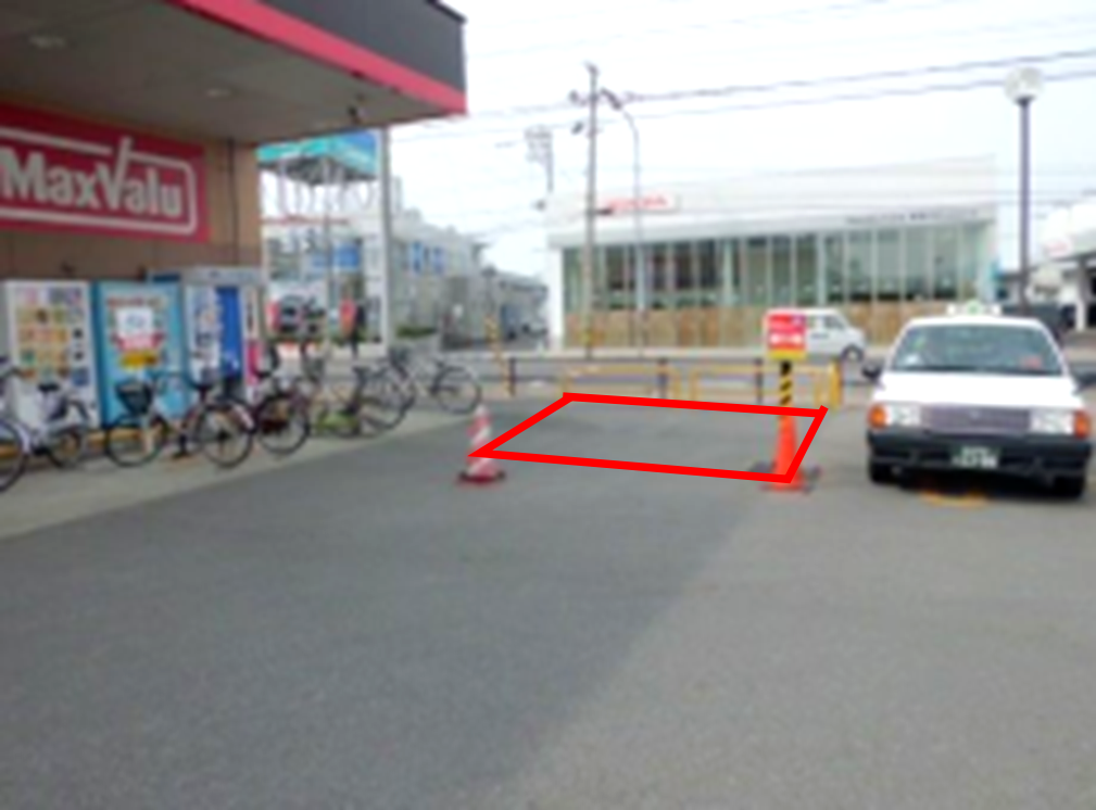 【イオンタウン青森浜田】キッチンカー等の移動販売に最適なタクシー乗り場横の屋外スペース