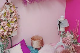 【渋谷駅3分】雑誌・モデル撮影に活用できる、カラフルな内装の撮影スタジオ