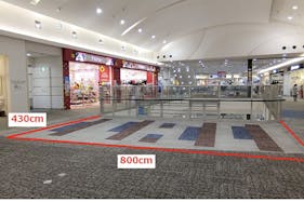 【イオンモール日の出】3階 フードコート前