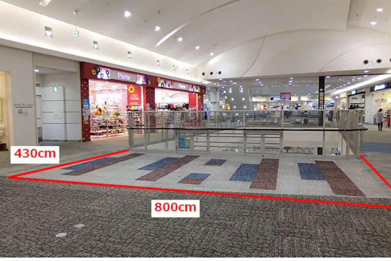 【イオンモール日の出】3階 フードコート前の画像1