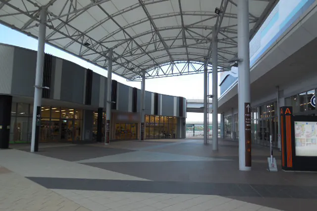 【イオンモール東員】1階 ガーデンプレイス