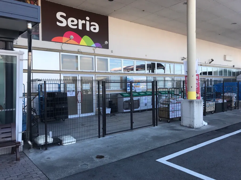 【西友　桜ヶ丘店】店頭　キッチンカーに最適なスーパー屋外軒先の催事イベントスペース