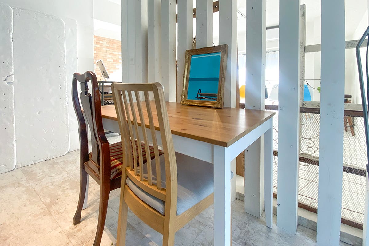 【大阪梅田駅6分】清潔感溢れる白い内装が美しい自然光たっぷりの明るいスタジオ