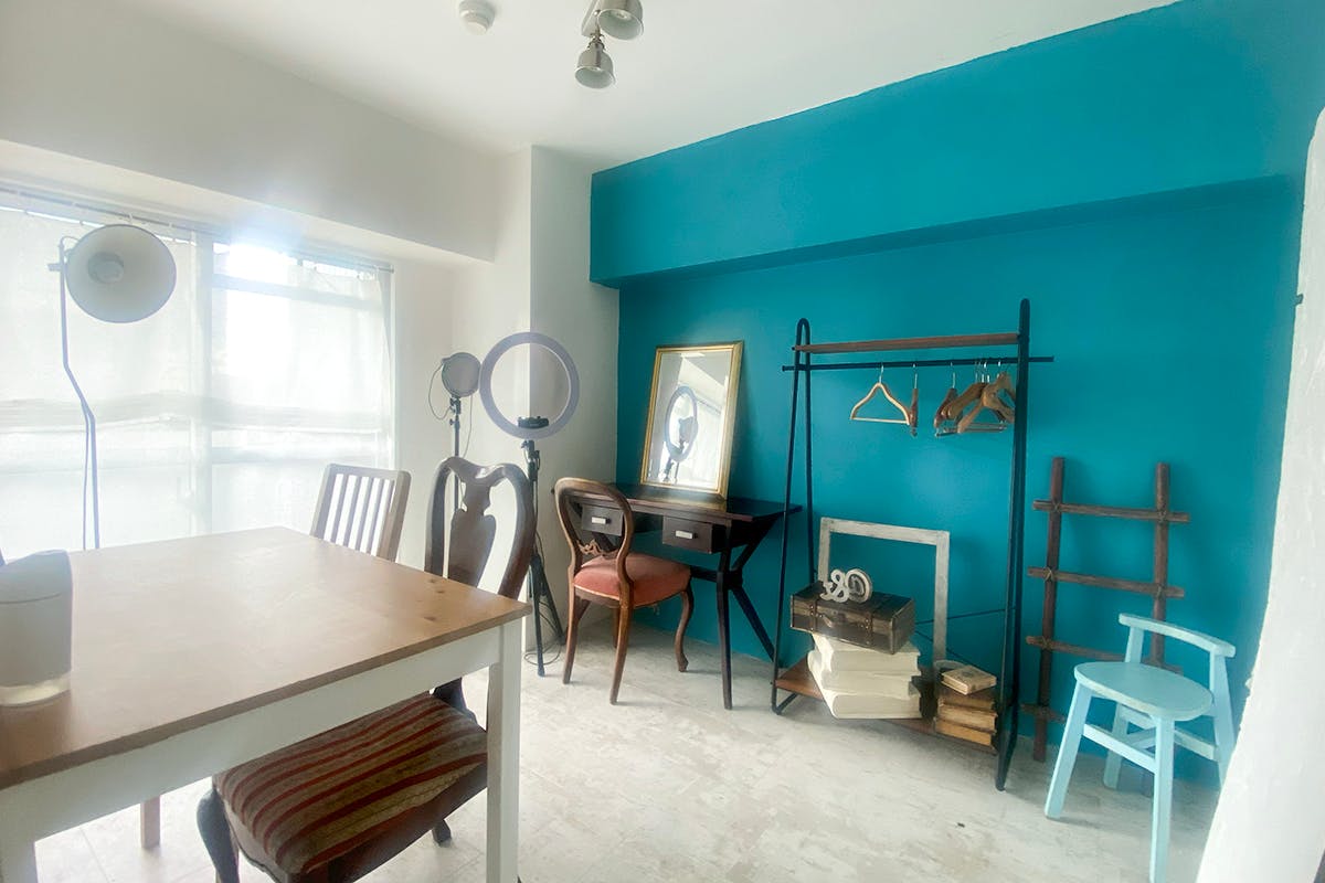 【大阪梅田駅6分】清潔感溢れる白い内装が美しい自然光たっぷりの明るいスタジオ