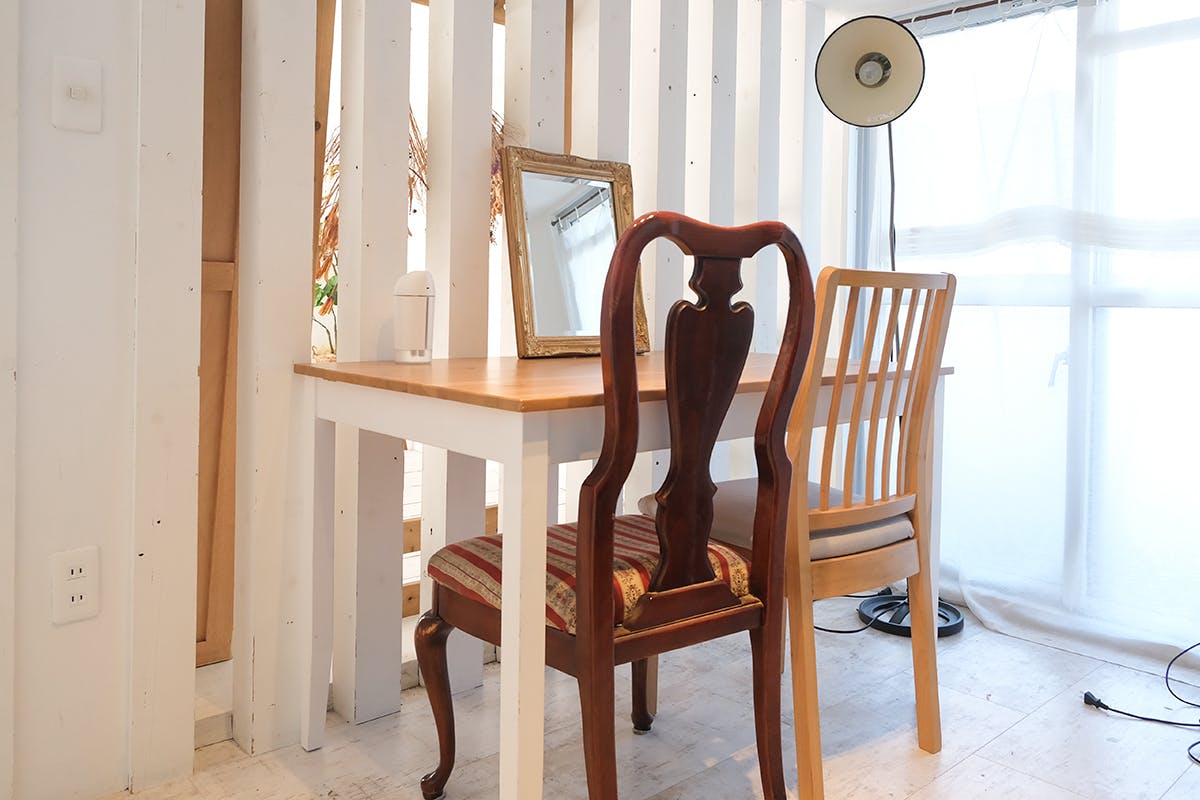 【大阪梅田駅6分】清潔感溢れる白い内装が美しい自然光たっぷりの明るいスタジオ