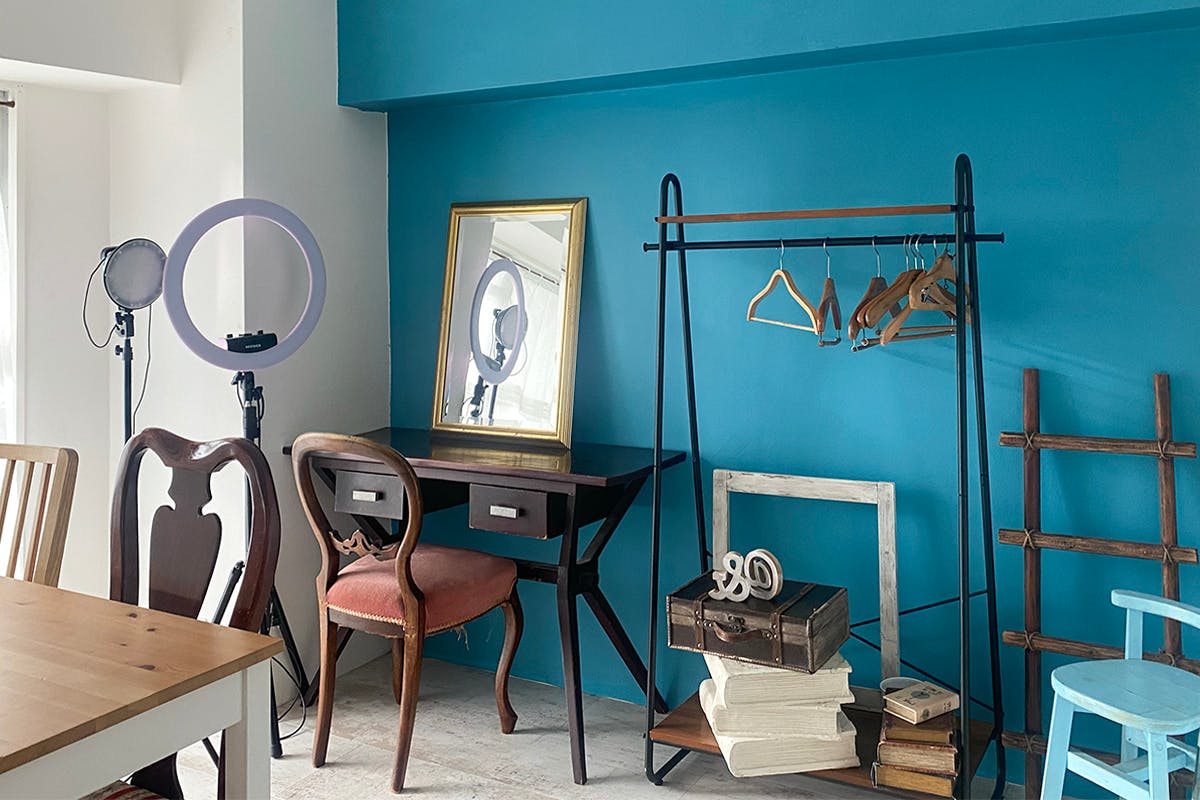 【大阪梅田駅6分】清潔感溢れる白い内装が美しい自然光たっぷりの明るいスタジオ