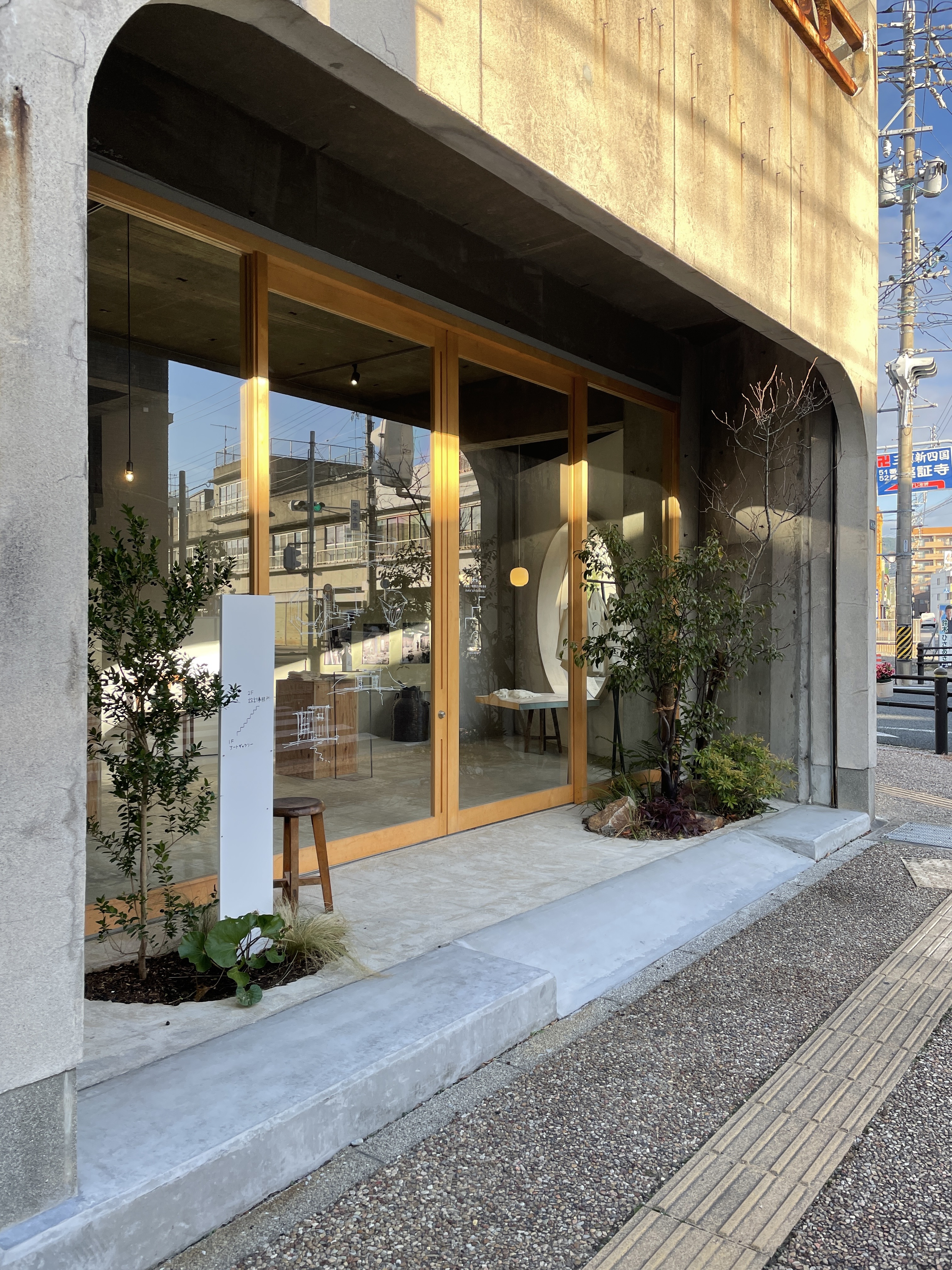 【蒲郡駅9分】展示会やギャラリーに最適なコンクリートあらわしのお洒落なギャラリースペースの画像3