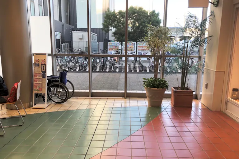 【三井アウトレットパーク 幕張】C-SITE 1階 総合案内所横の画像1