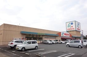 【フレスタ福山三吉店】プロモーションに最適な風除室スペース