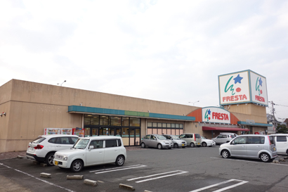 【フレスタ福山三吉店】プロモーションに最適な風除室スペース