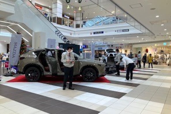 【イオンモール佐久平】各種プロモーションや物販、食物販のポップアップストアに最適なセントラルコート内のイベントスペース(セントラルコートA)