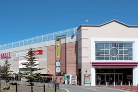 【イオンモール佐久平】各種プロモーションや物販、食物販のポップアップストアに最適なセントラルコート内のイベントスペース(セントラルコートA)