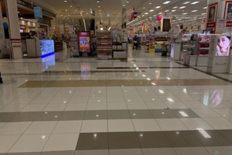 【イオンモール八千代緑が丘】各種プロモーションや物販、食物販のポップアップストアに最適なカルディコーヒーファーム前スペースの画像1