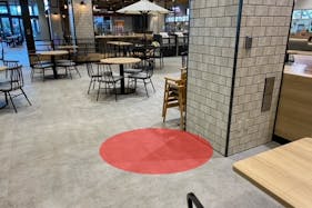 【フルルガーデン八千代】飲食・食物販に最適な地域密着型ショッピングモール内フードコートにあるイベントスペース