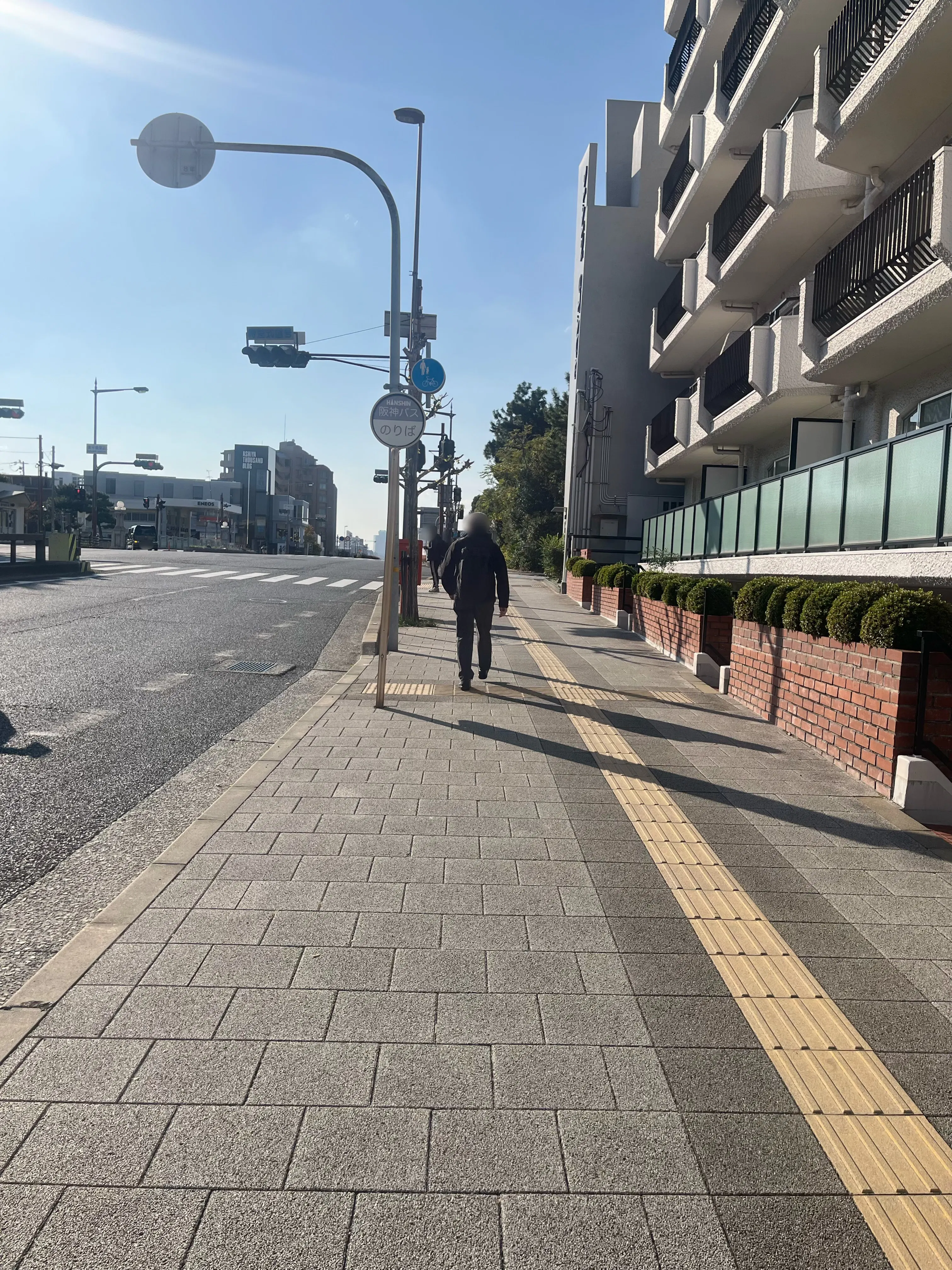 【芦屋駅6分】展示会やポップアップストアに最適！高級住宅街に佇む白を基調とした上質な路面角地のギャラリースペース