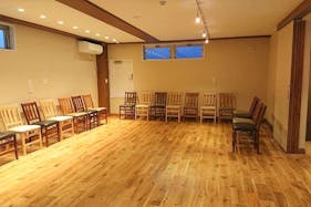 【広尾駅2分】展示会や招待制イベントに最適な吊り戸で用途を分けやすいレンタルスペース