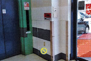 【ミスターマックス 長崎店】店頭2階(ミスターマックス側) 販促プロモーションや物販用途に最適な総合ディスカウントストアの催事イベントスペース