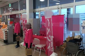 【西友 南長野店】店内入口横 プロモーション用途や物販、食物販のポップアップストアに最適なスーパー店内催事イベントスペース