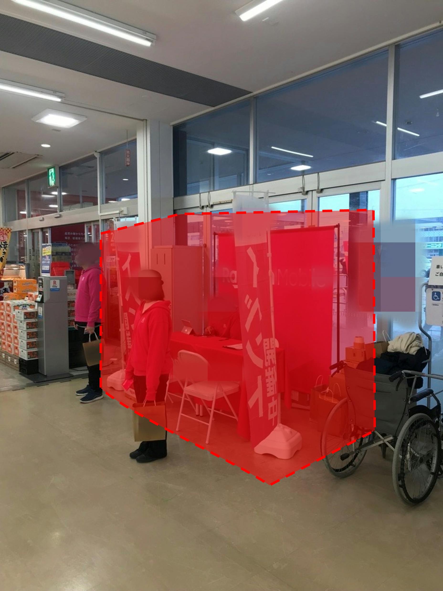 【西友　南長野店】店内入口横　プロモーション用途や物販、食物販のポップアップストアに最適なスーパー店内催事イベントスペース