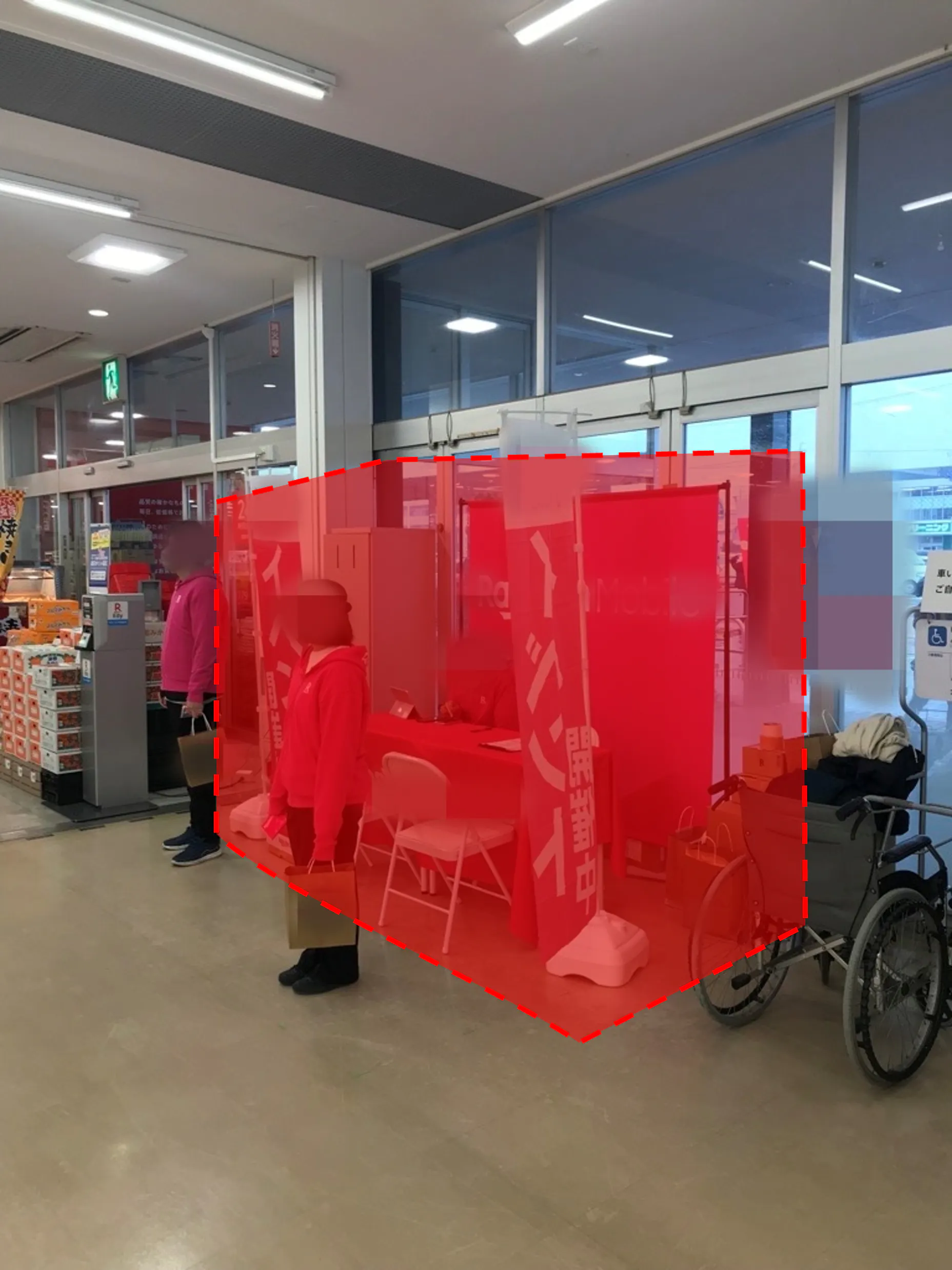 【西友 南長野店】店内入口横 プロモーション用途や物販、食物販のポップアップストアに最適なスーパー店内催事イベントスペース