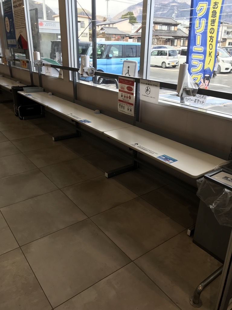 【西友　伊賀良店】サッカー台前　プロモーション用途や物販、食物販のポップアップストアに最適なスーパー店内催事イベントスペース