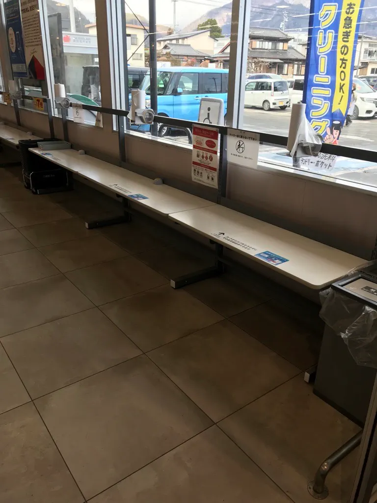 【西友　伊賀良店】サッカー台前　プロモーション用途や物販、食物販のポップアップストアに最適なスーパー店内催事イベントスペース