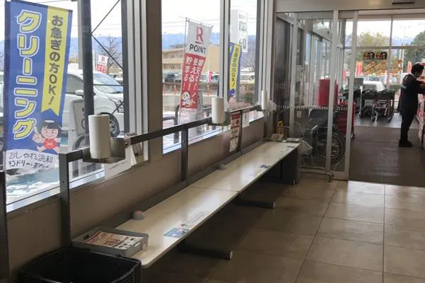 【西友 伊賀良店】サッカー台前 プロモーション用途や物販、食物販のポップアップストアに最適なスーパー店内催事イベントスペース