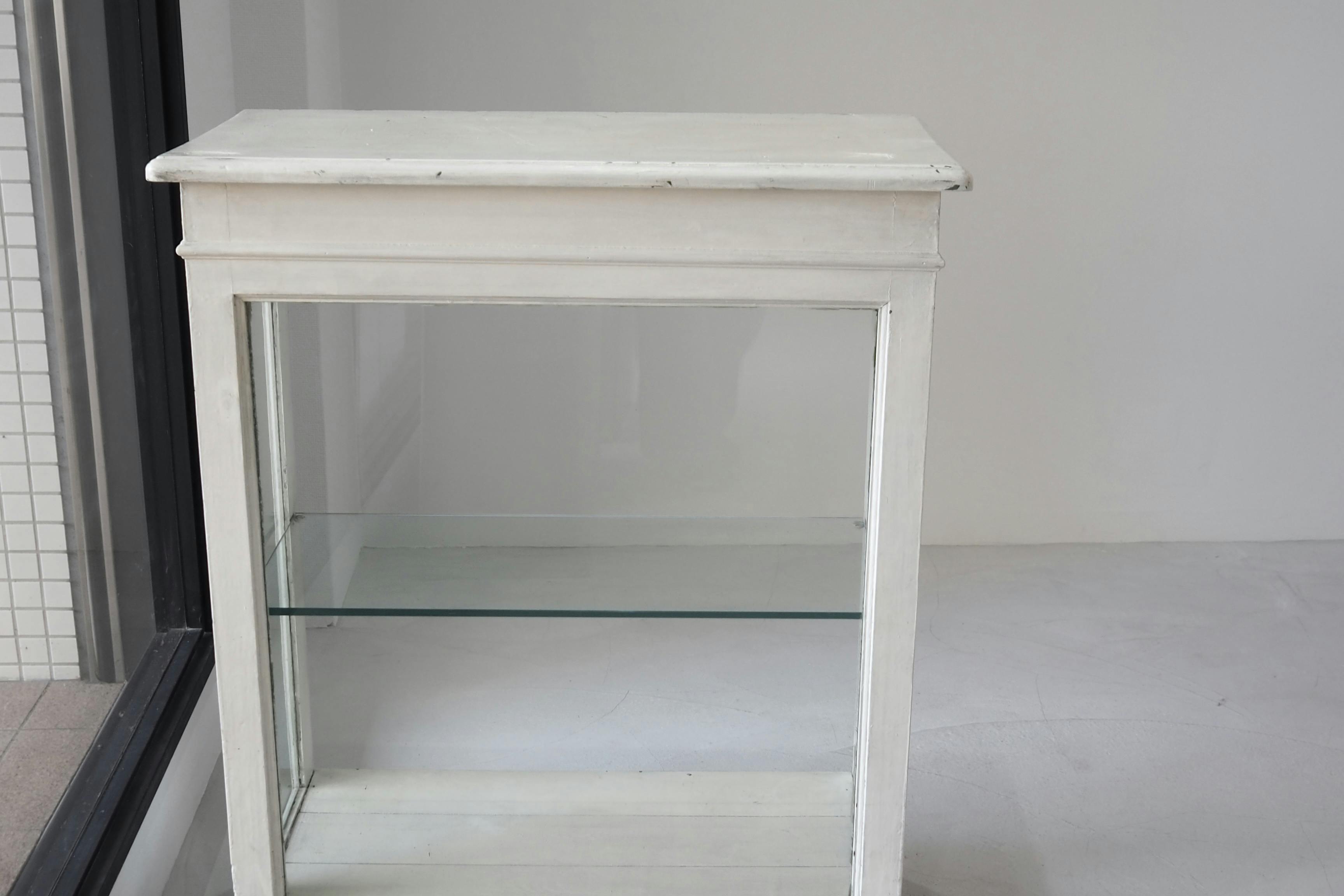 アンティークのガラスカウンターショーケース