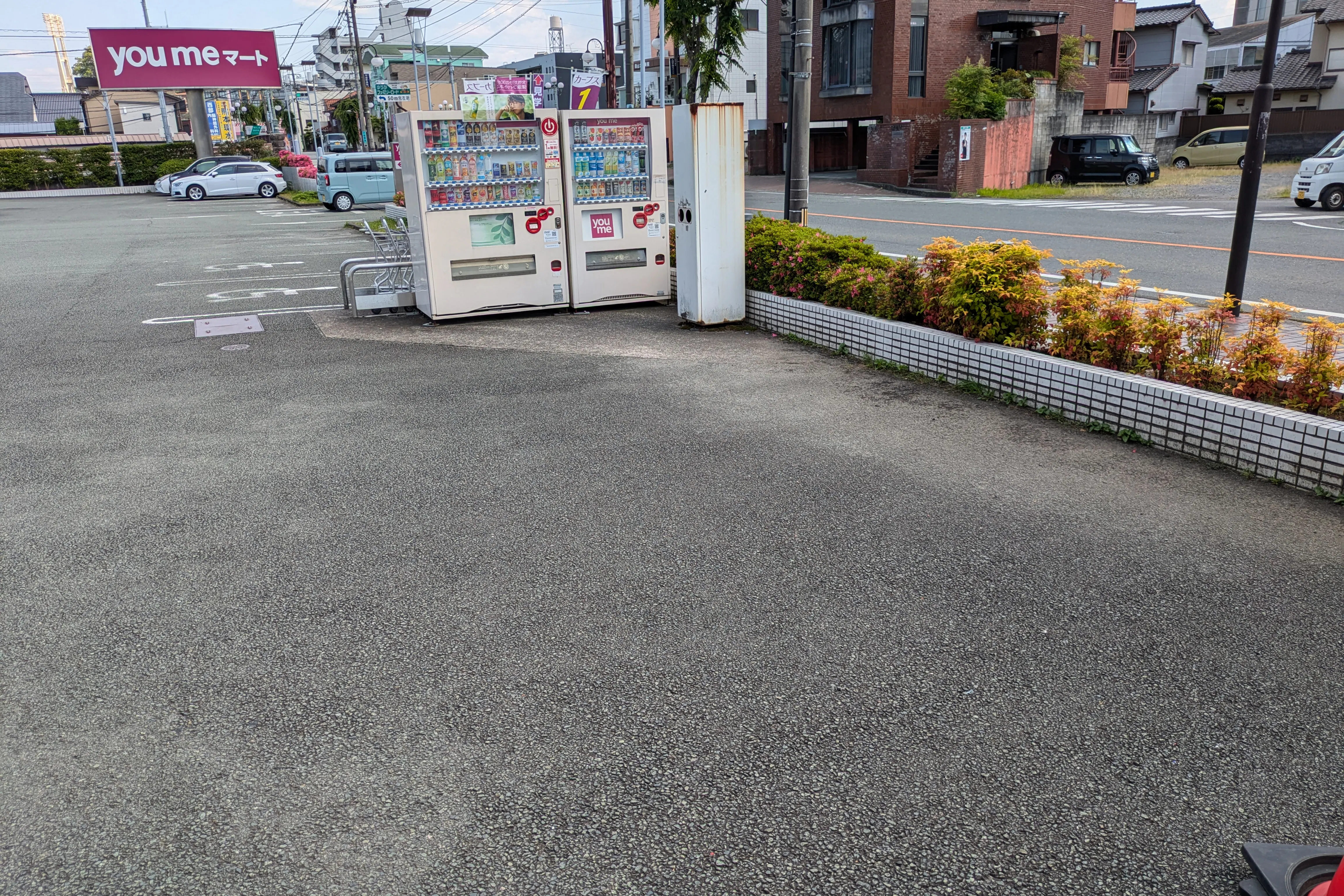 【ゆめマート島崎】キッチンカーに利用可能なスーパーの駐車場スペース