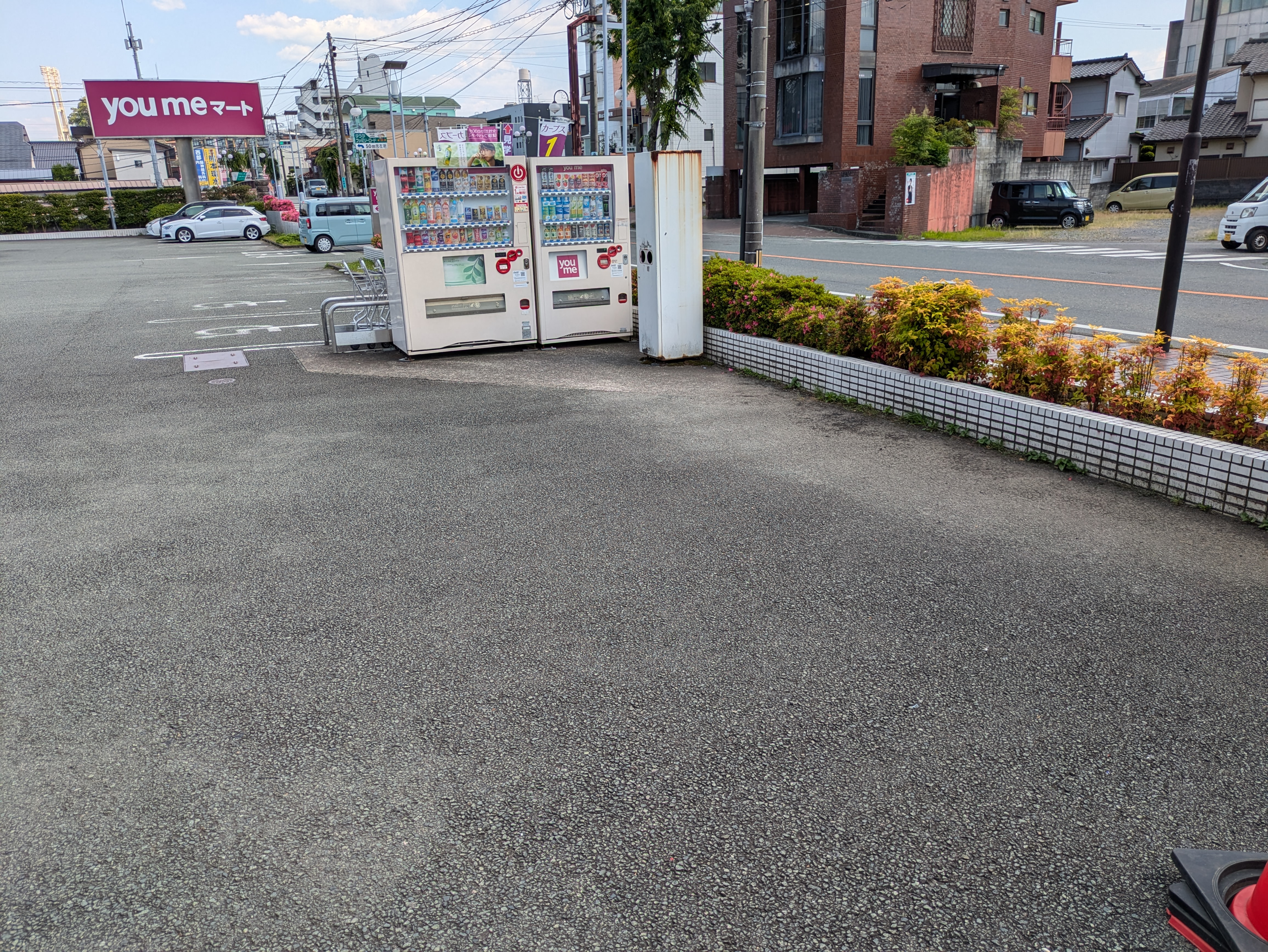 【ゆめマート島崎】キッチンカーに利用可能なスーパーの駐車場スペース