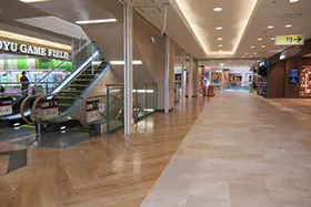 【イオンモール秋田】2F ドコモショップ・ソフトバンク前