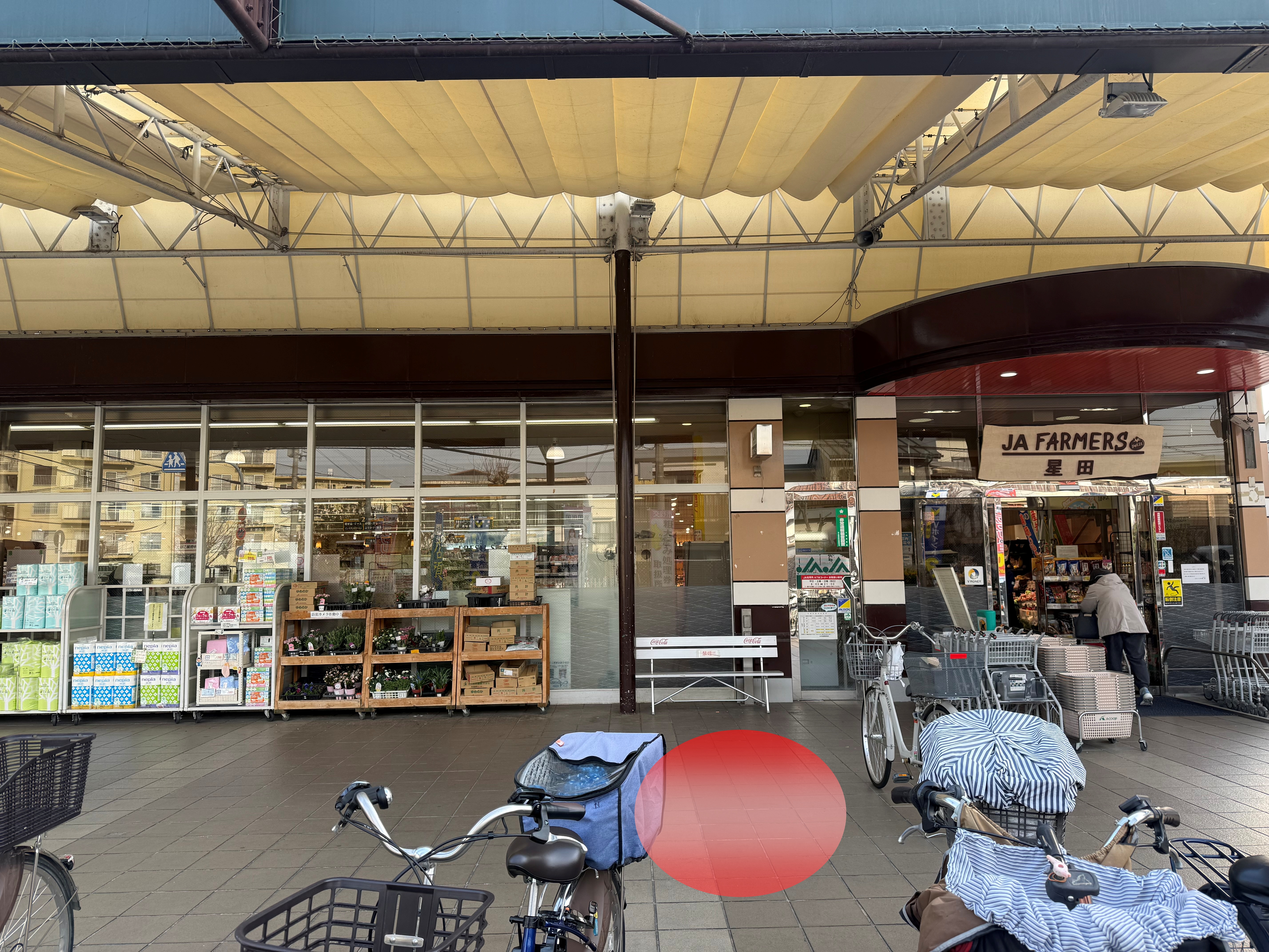 【AコープJAファーマーズプチ星田店】食物販や販促イベントに最適な軒下スペース