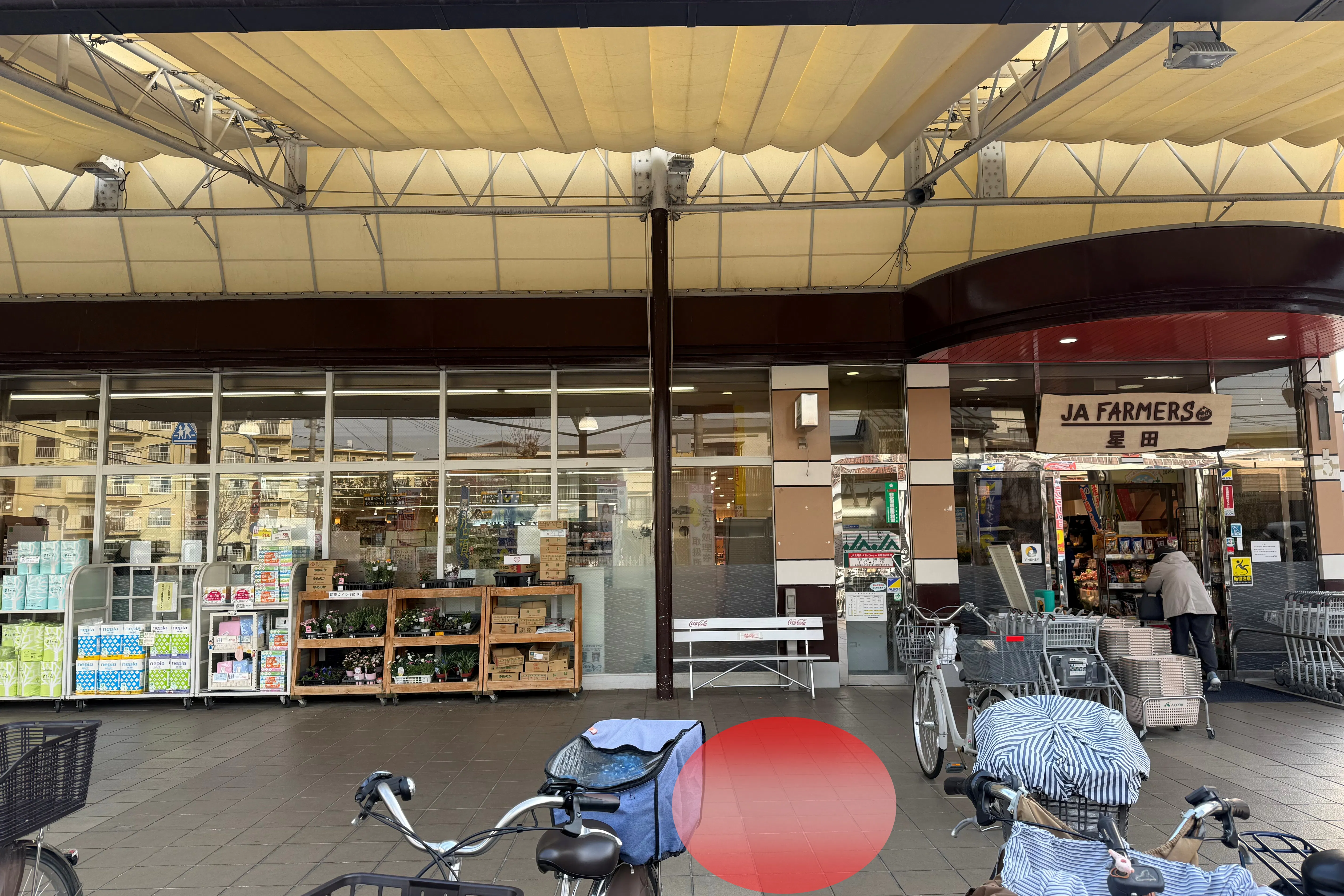 【AコープJAファーマーズプチ星田店】食物販や販促イベントに最適な軒下スペース