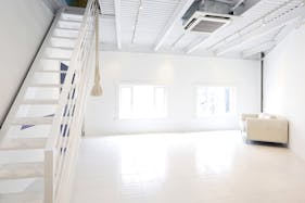 【福島駅15分】撮影やポップアップストアに適したポップで陽気な雰囲気なレンタルスペース