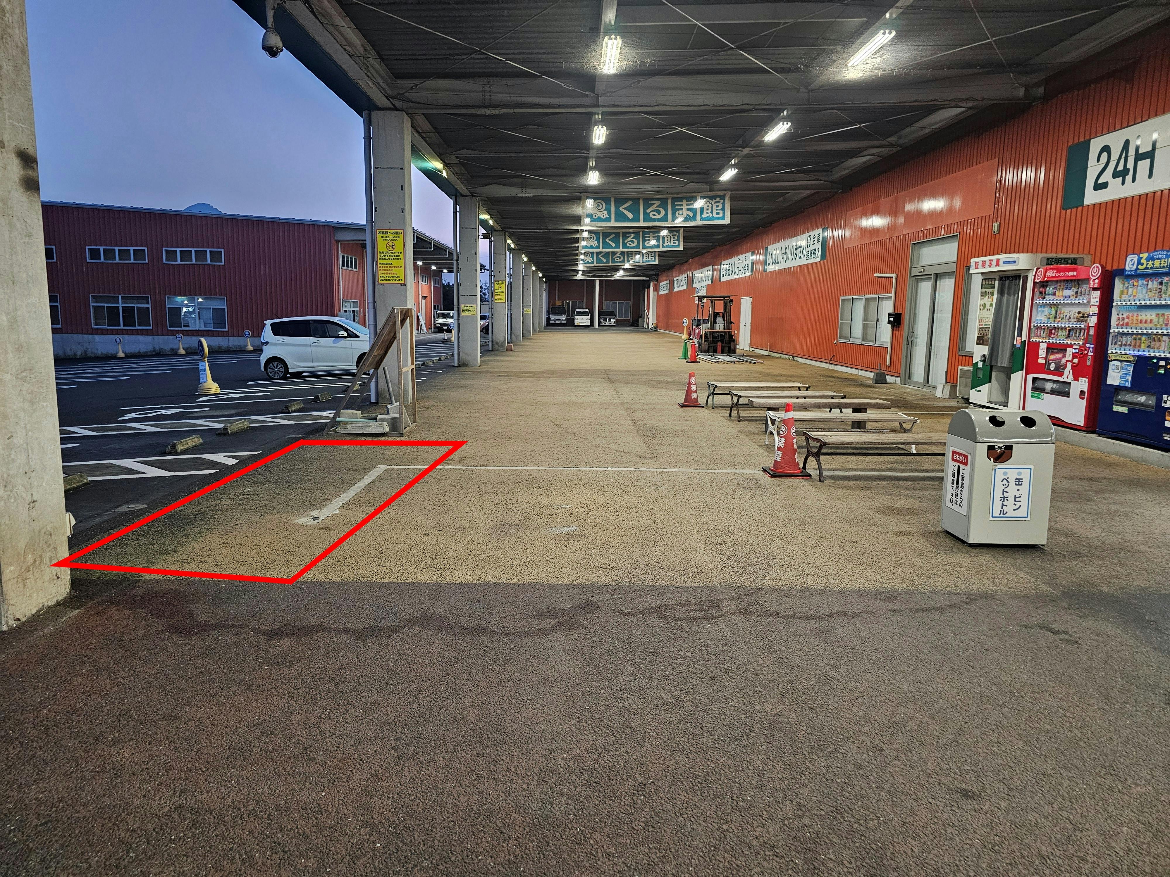 【AZマキオかわなべ店】販促プロモーションに最適な店舗入口前方のスペースの画像