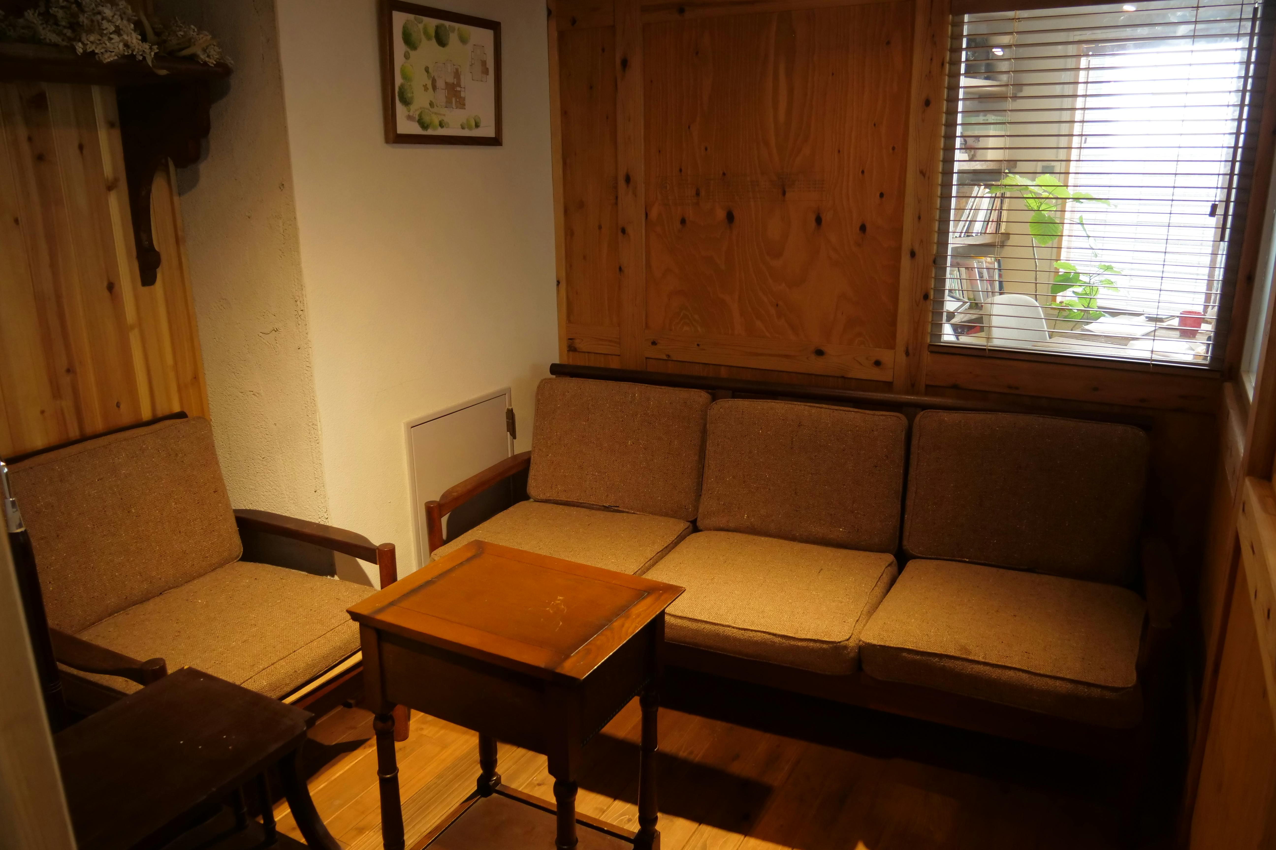 【外苑前駅6分】ポップアップストアや展示会、ワークショップに最適。ヴィンテージ建具で温かな雰囲気広がるレンタルスペース