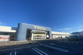 【メガセンタートライアル浜田店】食品販売や販促プロモーションに適したレジ付近スペース