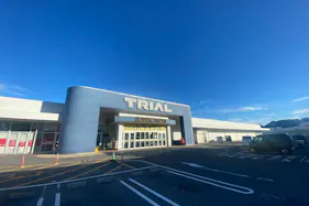 【メガセンタートライアル浜田店】食品販売や販促プロモーションに適したレジ付近スペース