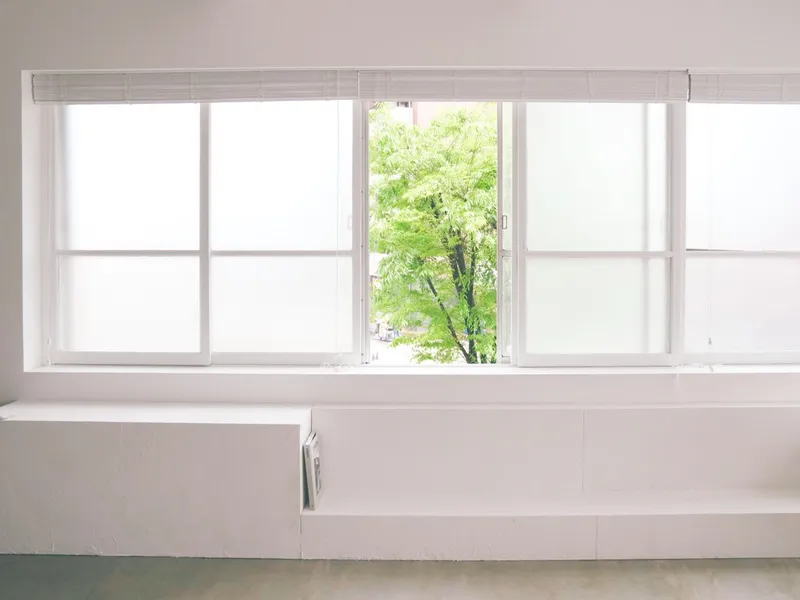 【中津駅9分】展示会や撮影に最適な自然光豊かな白とピンクを基調としたレンタルスペースの画像6