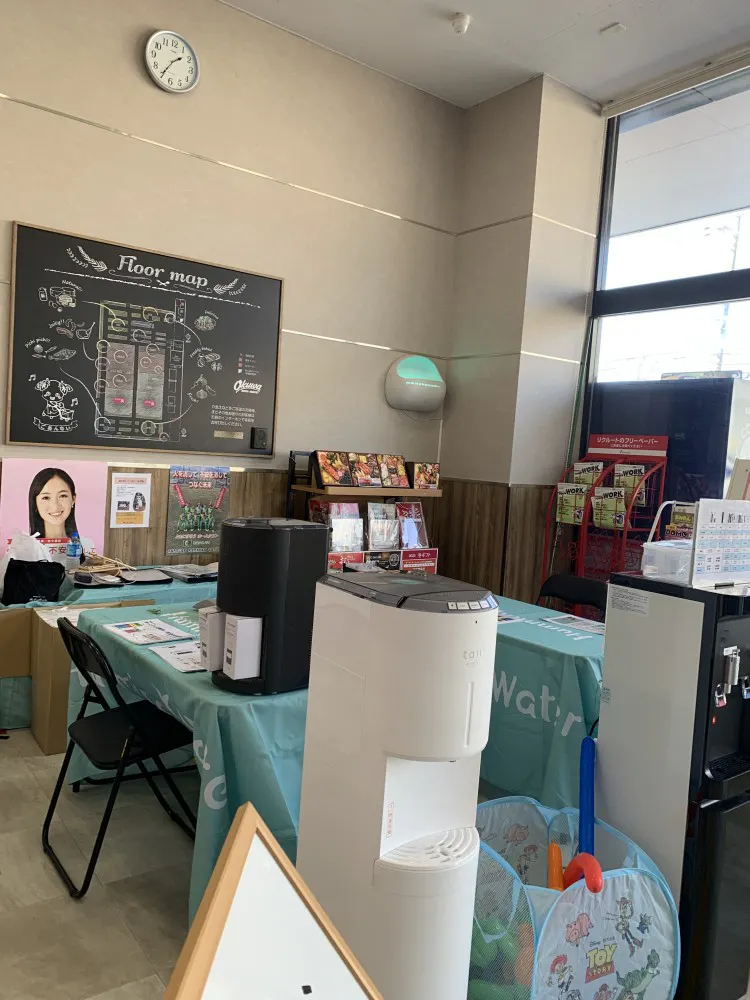 【オークワ和泉中央】プロモーションに最適な風除室スペース