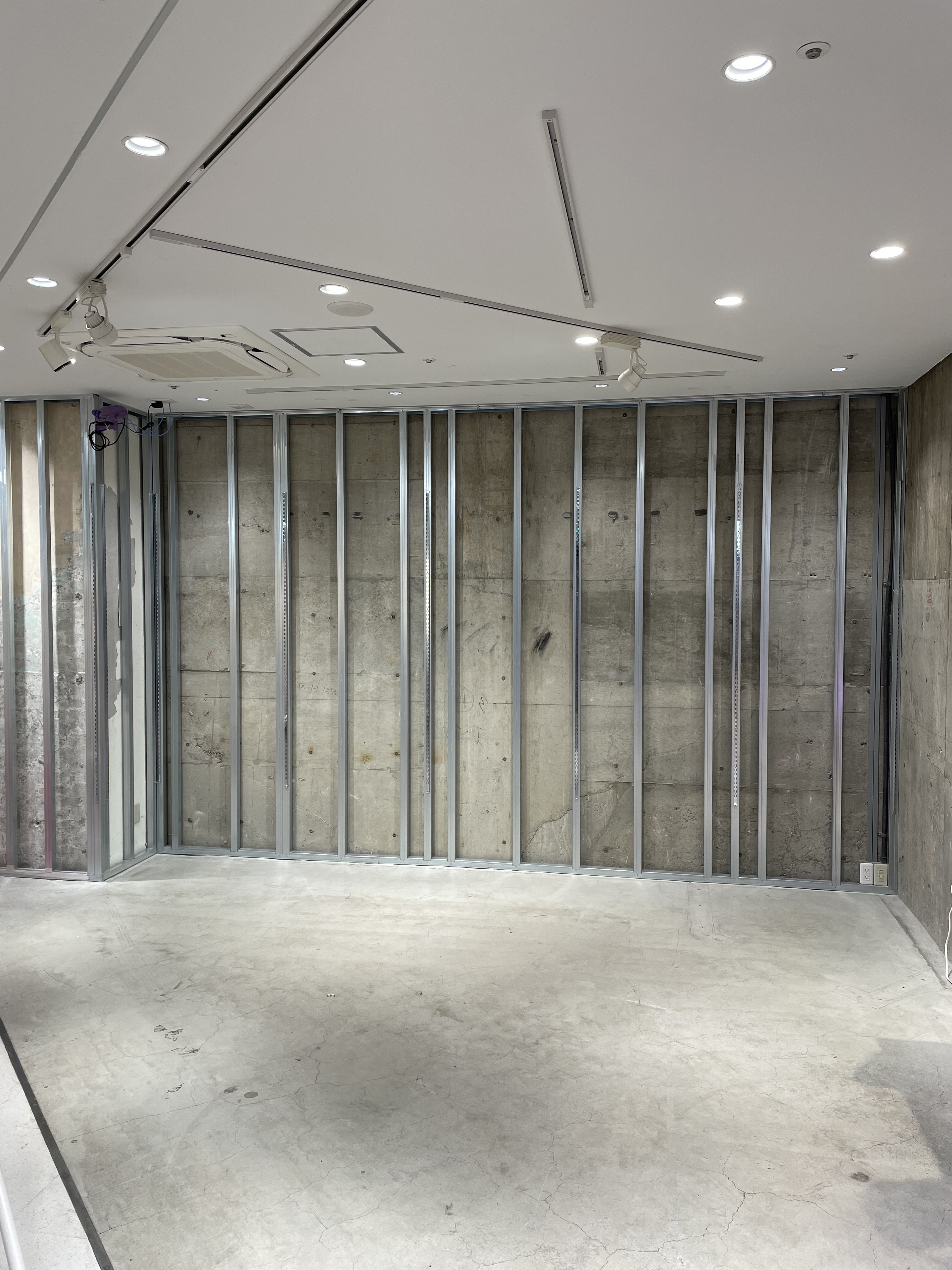 【ラフォーレ原宿／明治神宮前駅1分】愛と狂気のマーケット ポップアップストアや展示、PRイベントに最適、販売スタッフ不要なイベントスペース(スペース大)