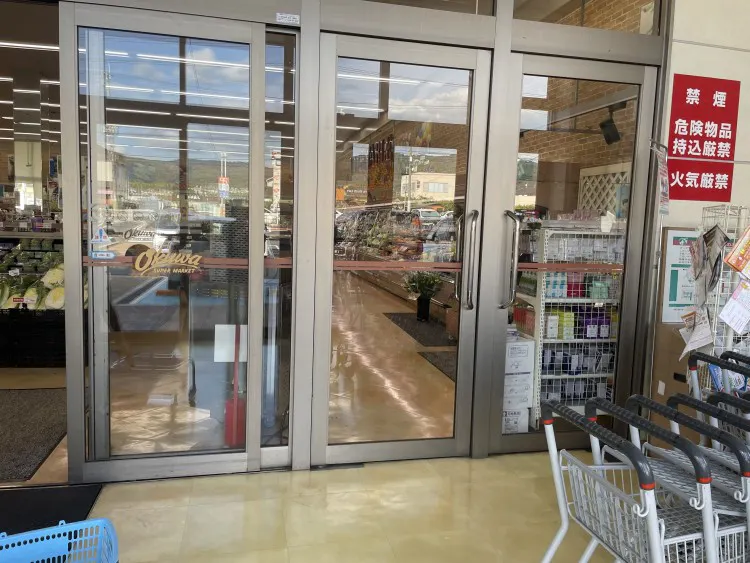 【オークワ奈良古市】プロモーションに最適な北側風除室スペース