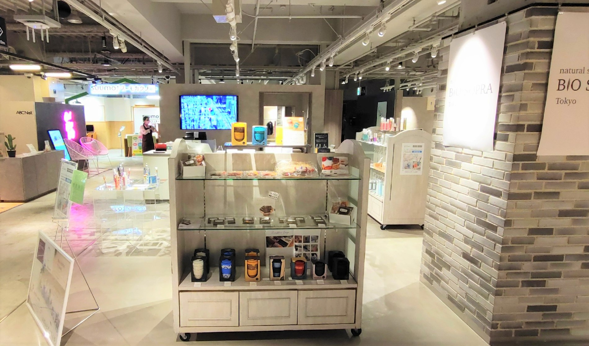 【渋谷モディ】4階カレンダリウムD02【物販】上りエスカレーターすぐ、什器や専用モニター完備の画像6