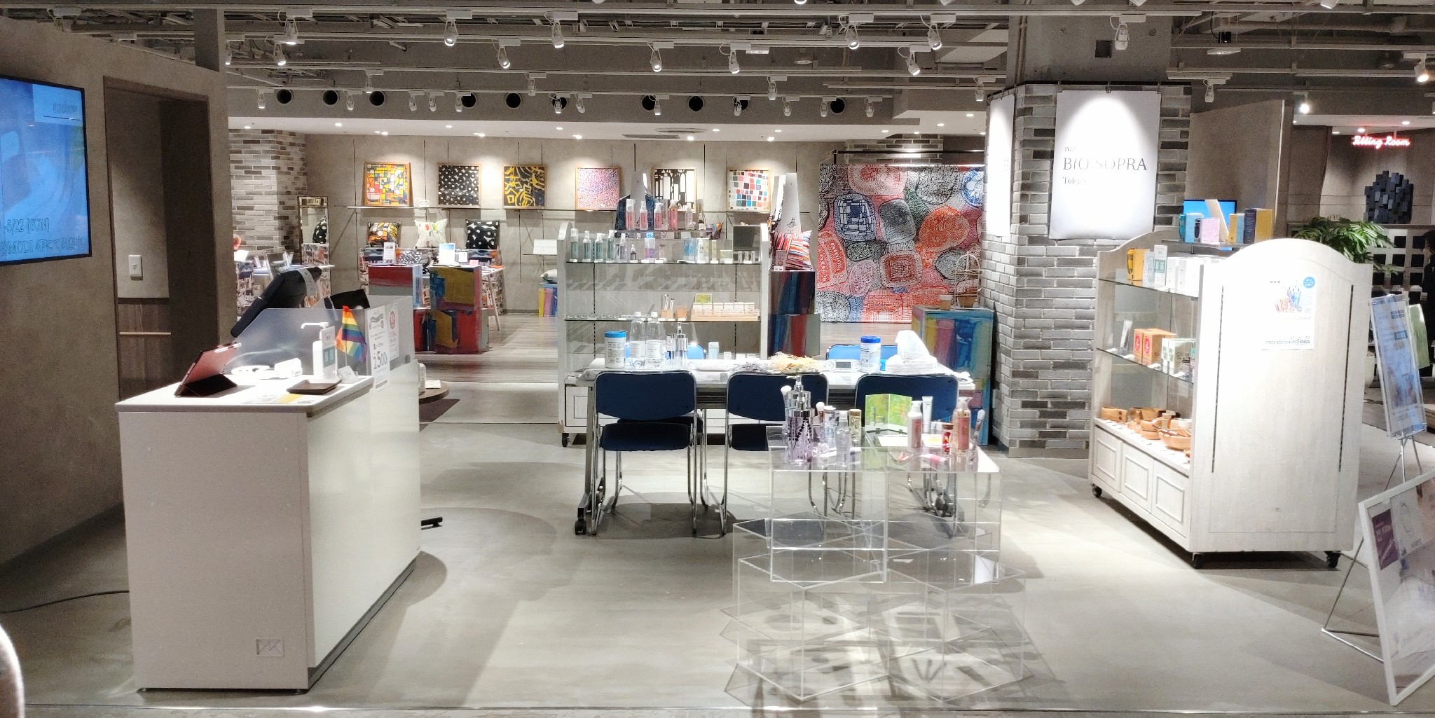 【渋谷モディ】4階カレンダリウムD02【物販】上りエスカレーターすぐ、什器や専用モニター完備の画像8