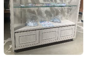 【渋谷モディ】4階カレンダリウムD02【物販】上りエスカレーターすぐ、什器や専用モニター完備