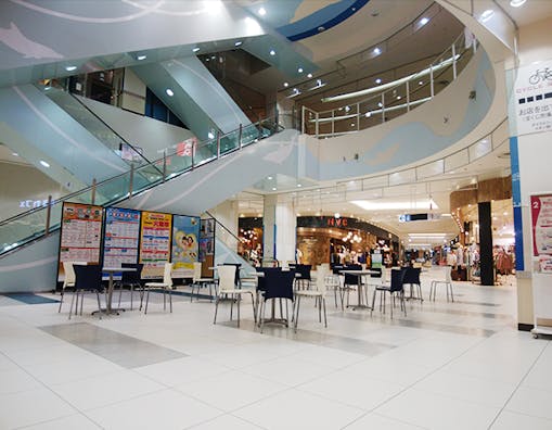 【イオンモール銚子】各種プロモーションや物販、食物販のポップアップストアに最適な1Fイルカの広場イベントスペース