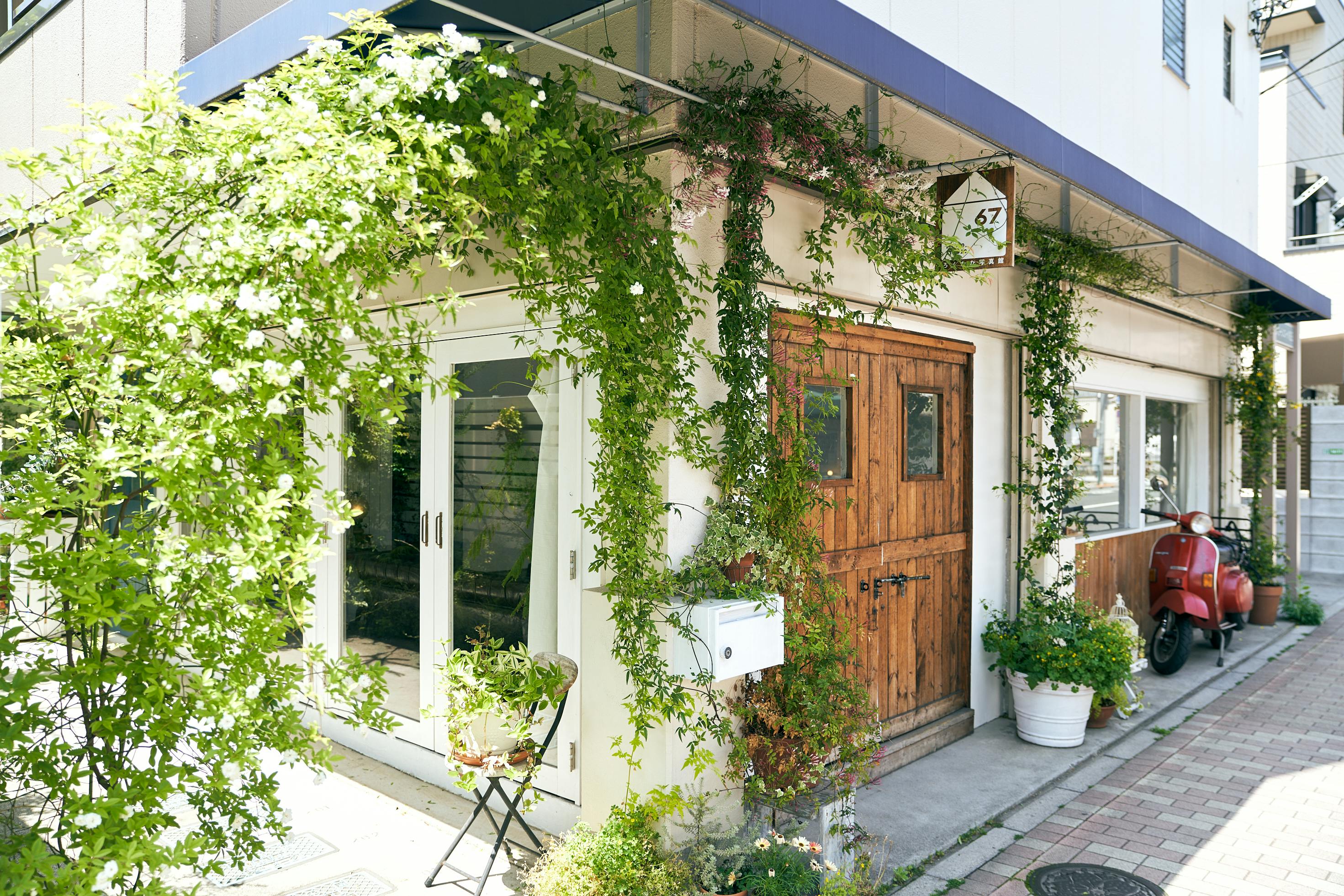 【練馬駅9分】ポップアップストアや展示会に最適なヴィンテージ什器が揃った1Fイベントスペース