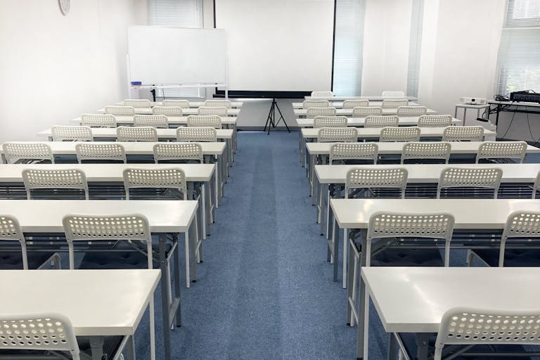 【新横浜駅3分】招待制の製品PR会や受注販売会に適した50名程度収容可能なレンタルスペースの画像2