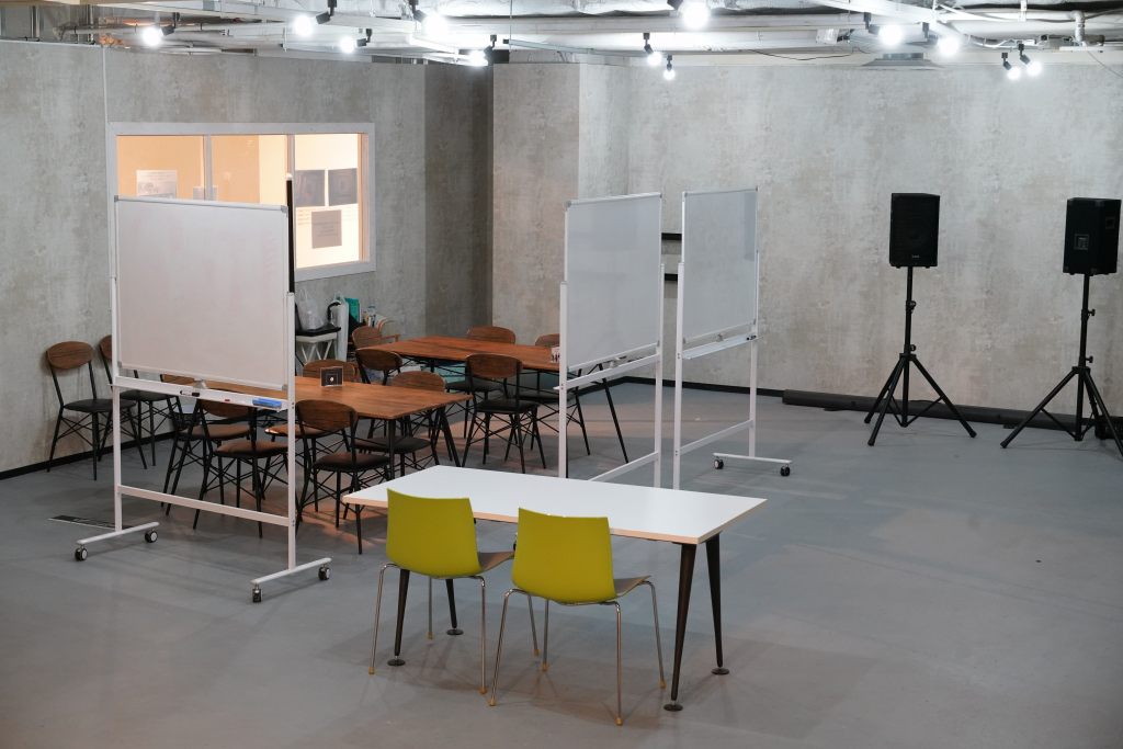 広々とした空間で快適に作業を行うことができます。