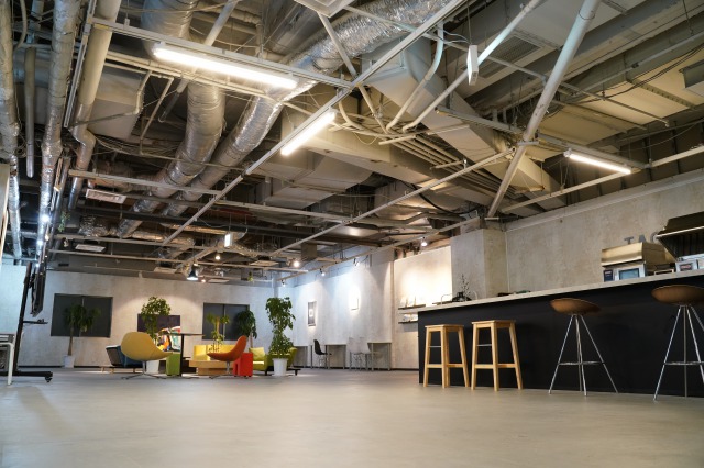 広々とした空間で快適に作業を行うことができます。